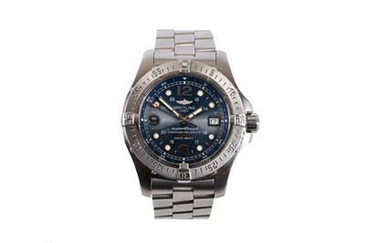 Lot 88 - BREITLING. A STAINLESS STEEL AUTOMATIC...