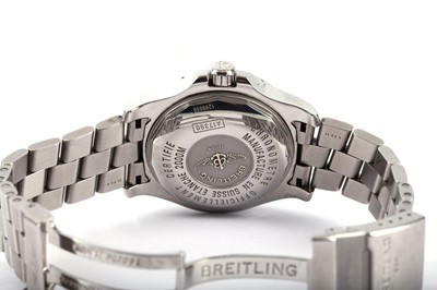 Lot 88 - BREITLING. A STAINLESS STEEL AUTOMATIC...