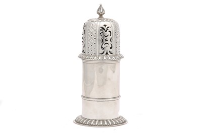 Lot 276 - An Edwardian silver caster, in the Queen Anne...