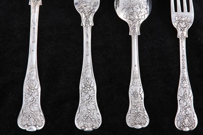 Lot 86 - Trailing Vine Pattern - An extremely rare...