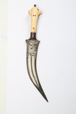 Lot 268 - AN INDIAN TIGER-TOOTH DAGGER (KHANJAR)  North...