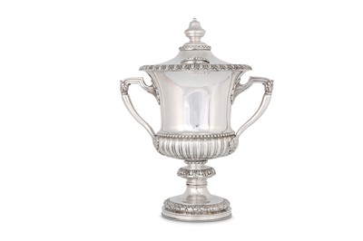 Lot 325 - A large George IV antique sterling silver...