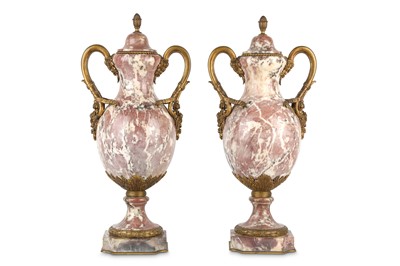 Lot 118 - A PAIR OF LATE 19TH / EARLY 20TH CENTURY FLEUR...