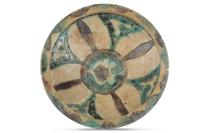 Lot 11 - AN EARTHENWARE LAQQABI POTTERY DISH Possibly...