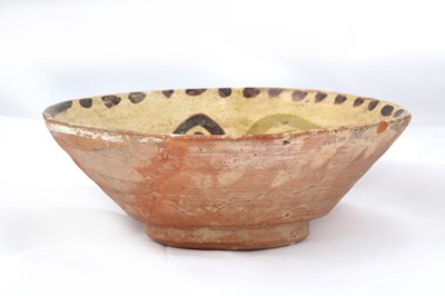 Lot 9 - AN EARTHENWARE POTTERY BOWL WITH BIRD DESIGN...