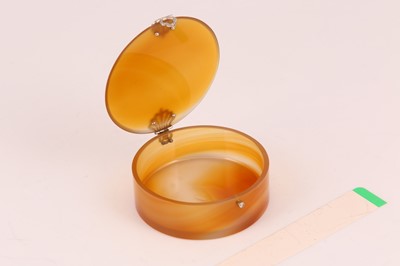 Lot 39 - An early 20th century Art Deco banded agate,...