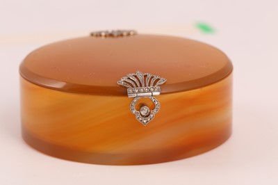 Lot 39 - An early 20th century Art Deco banded agate,...