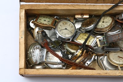 Lot 47 - A large collection of vintage timepieces....