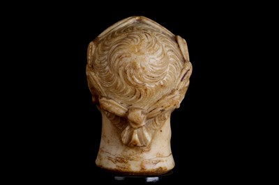 Lot 5 - A SMALL 17TH CENTURY MARBLE HEAD OF JULIUS...