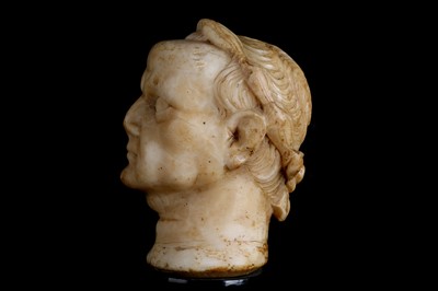 Lot 5 - A SMALL 17TH CENTURY MARBLE HEAD OF JULIUS...