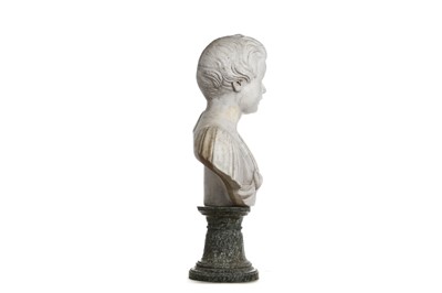 Lot 37 - AN EARLY 19TH CENTURY NEO-CLASSICAL WHITE...