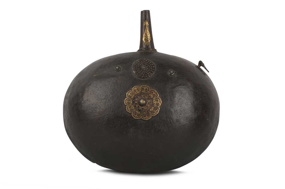 Lot 73 - AN OTTOMAN POWDER FLASK Ottoman Turkey, 17th