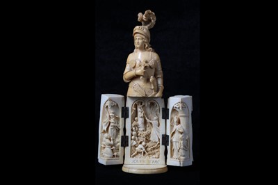 Lot 22 - A 19TH CENTURY DIEPPE IVORY TRIPTYCH FIGURE OF...