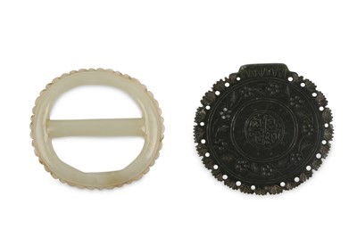 Lot 261 - A JADE BELT BUCKLE AND PENDANT Mughal India,...