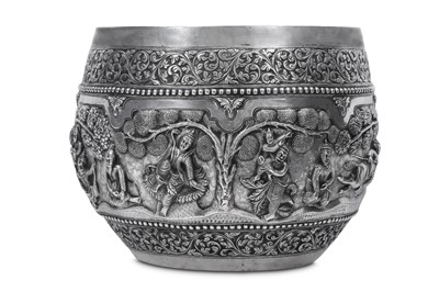 Lot 288 - AN INDIAN SILVER REPOUSSÉ BOWL Lucknow, North...