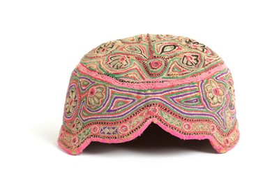 Lot 117 - FIVE CENTRAL ASIAN TRIBAL HATS South and...