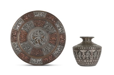 Lot 285 - A THANJAVUR SILVER AND COPPER-INLAID TRAY AND...