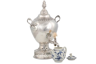 Lot 420 - A George II antique sterling silver tea urn,...