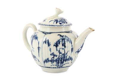 Lot 2 - A WORCESTER PORCELAIN TEAPOT AND COVER, circa...