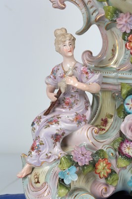 Lot 287 - AN EARLY CENTURY MEISSEN STYLE PORCELAIN...