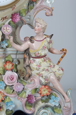 Lot 287 - AN EARLY CENTURY MEISSEN STYLE PORCELAIN...