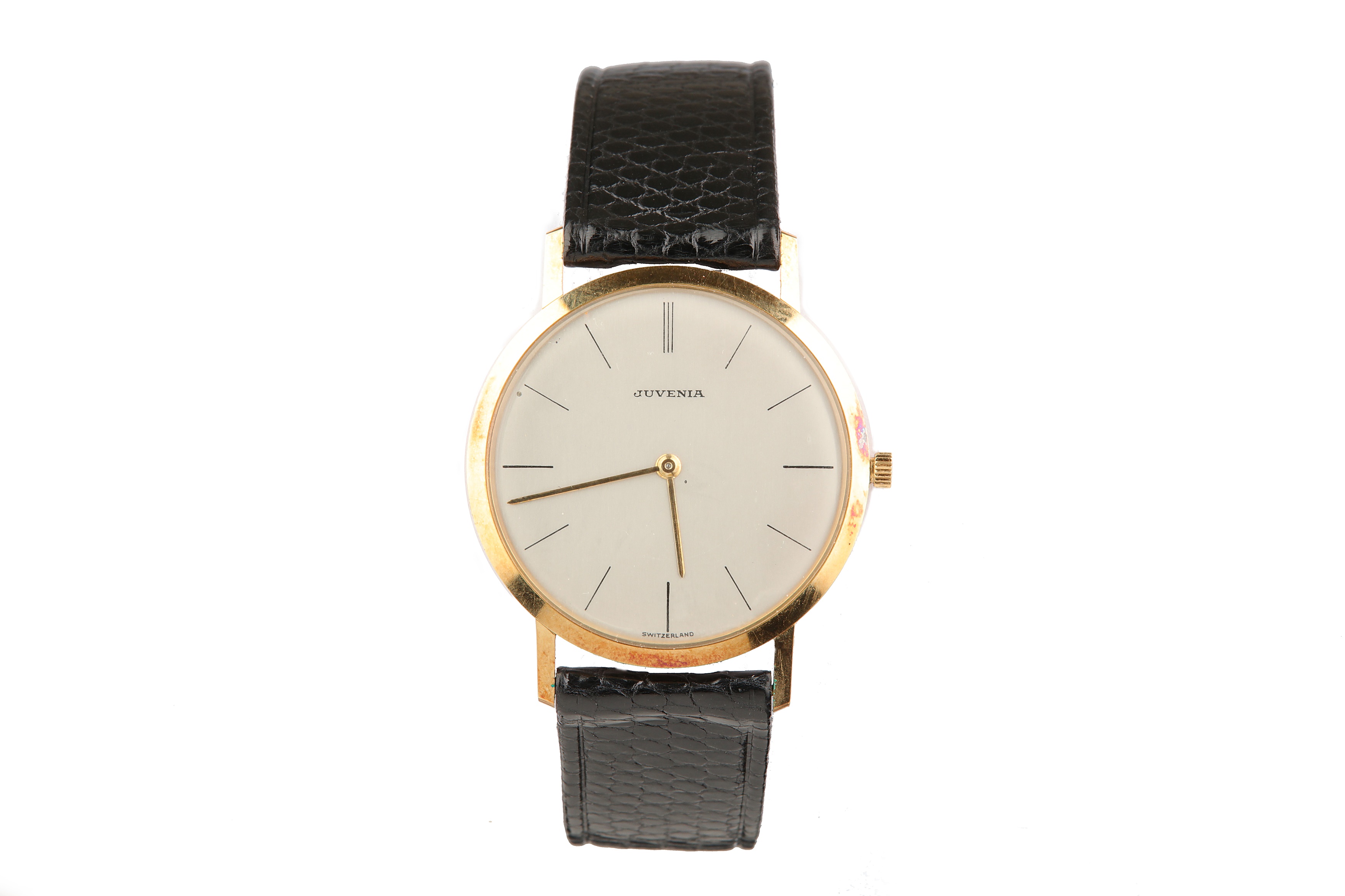 Lot 413 Juvenia. An 18K gold ultra thin manual wind