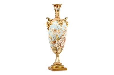 Lot 18 - A LARGE AESTHETIC MOVEMENT ROYAL WORCESTER...