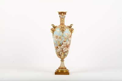 Lot 18 - A LARGE AESTHETIC MOVEMENT ROYAL WORCESTER...