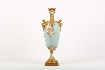 Lot 18 - A LARGE AESTHETIC MOVEMENT ROYAL WORCESTER...