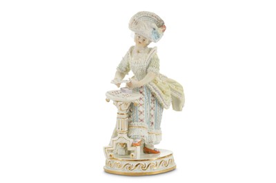 Lot 151 - A MEISSEN PORCELAIN FIGURE OF A LADY PLAYING...