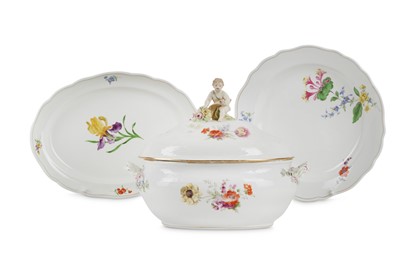 Lot 176 - TWO MEISSEN PORCELAIN MEAT PLATTERS AND A...