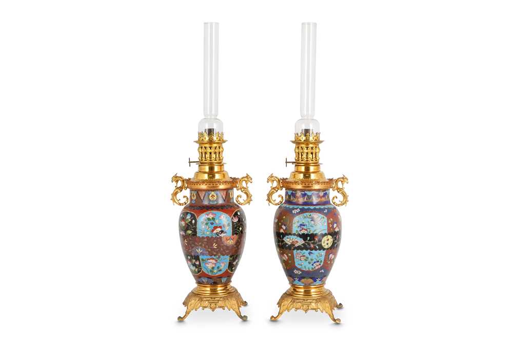 Lot 72 - A PAIR OF EARLY 20TH CENTURY FRENCH GILT