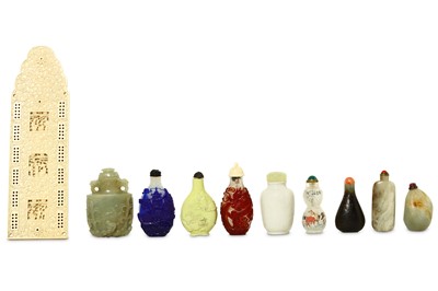 Lot 352 - EIGHT CHINESE SNUFF BOTTLES AND A SMALL JADE...