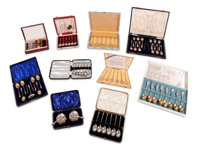 Lot 177 - A mixed group of cased silver items, including...