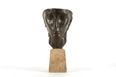 Lot 159 - AN EARLY 20TH CENTURY BRONZE HEAD OF A MAN IN...