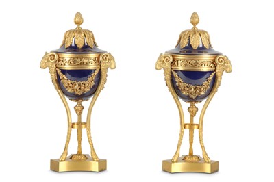 Lot 64 - A FINE PAIR OF LATE 19TH CENTURY FRENCH GILT...