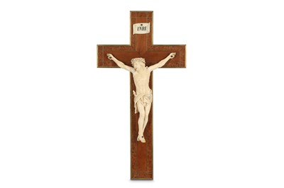 Lot 116 - A 19TH CENTURY NORTH EUROPEAN IVORY CRUCIFIX ...