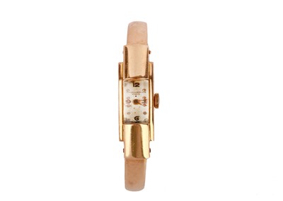 Lot 321 - BAUME & MERCIER. A LADIES 18K GOLD MANUAL WIND...