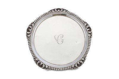 Lot 266 - A George III antique sterling silver waiter /...