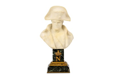 Lot 282 - A SMALL LATE 19TH CENTURY ITALIAN ALABASTER,...