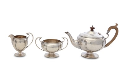 Lot 257 - A George V antique sterling silver three-piece...