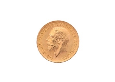 Lot 176 - George V, Gold Sovereign, 1915 (VF)