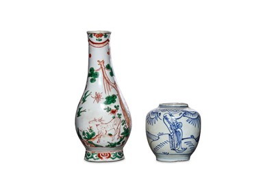 Lot 413 - A CHINESE WUCAI WALL VASE TOGETHER WITH A BLUE...