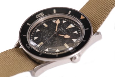 Lot 355 - GRUEN. A RARE STAINLESS STEEL AUTOMATIC DIVERS...