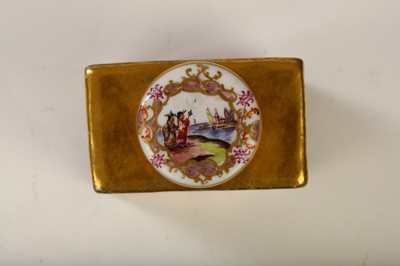 Lot 13 - A MEISSEN TEA CANISTER AND A COVER, circa 1728,...