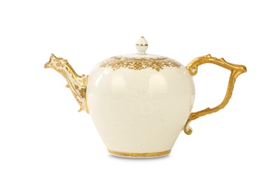 Lot 8 - A MEISSEN TEAPOT AND A COVER, circa 1730-35,...