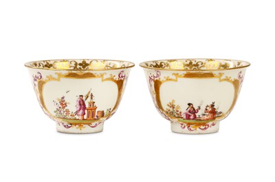 Lot 10 - A PAIR OF MEISSEN TEABOWLS, circa 1730, with...