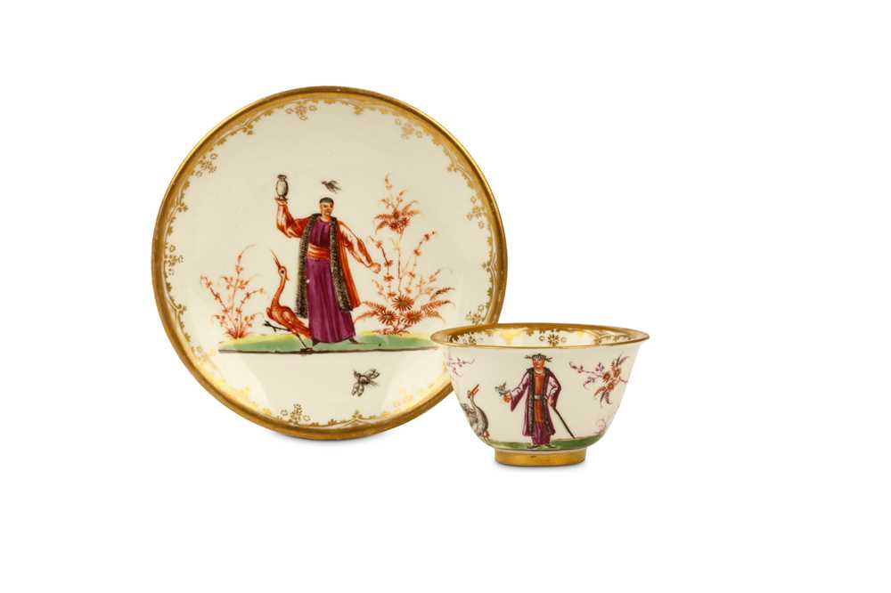 Lot 9 - A MEISSEN HAUSMALER TEABOWL AND SAUCER, circa...
