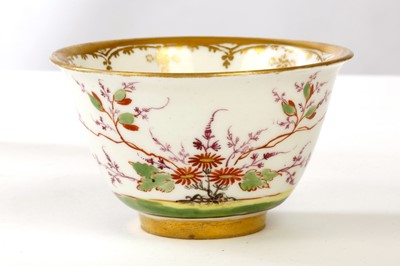 Lot 9 - A MEISSEN HAUSMALER TEABOWL AND SAUCER, circa...
