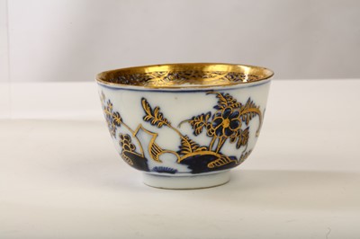 Lot 51 - A MEISSEN HAUSMALER TEABOWL AND SAUCER, circa...